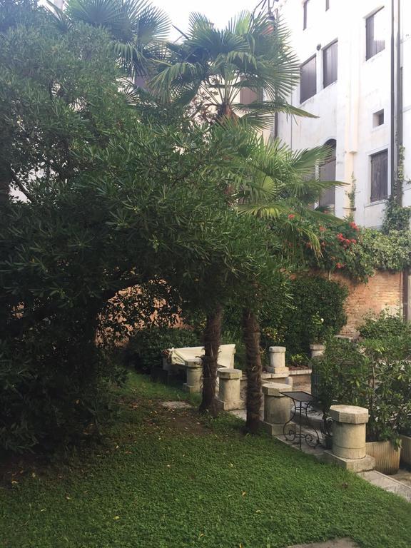 In A Lovely Garden Biennale Flat Venice Ngoại thất bức ảnh